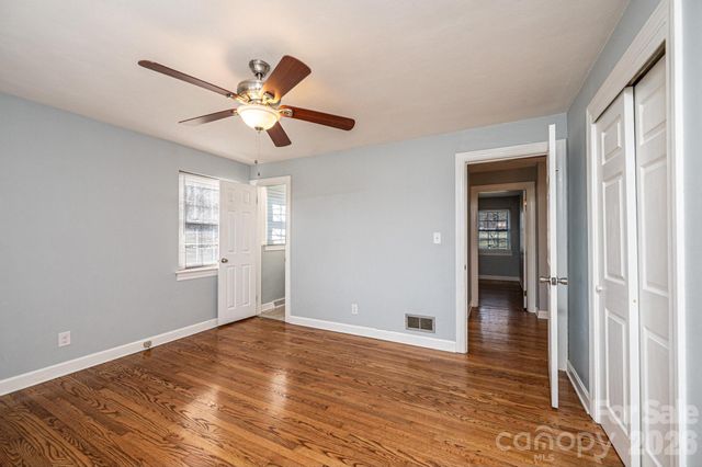 1425 5th Street NE, Hickory, NC 28601