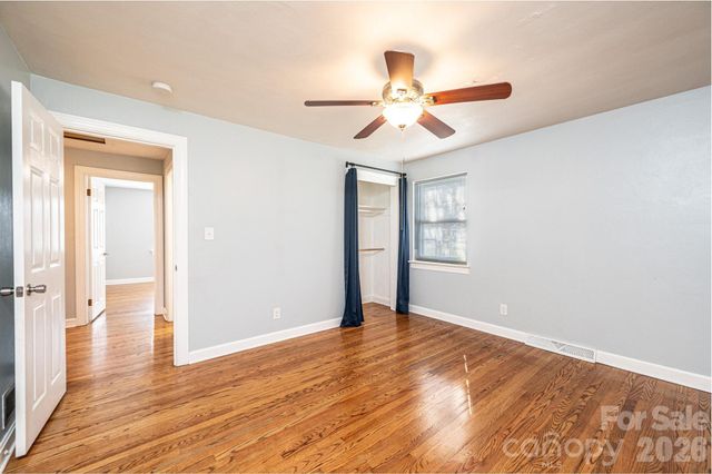 1425 5th Street NE, Hickory, NC 28601