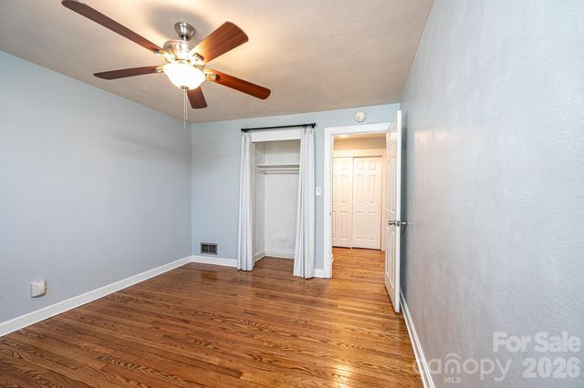 1425 5th Street NE, Hickory, NC 28601