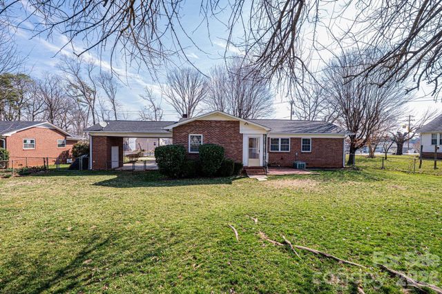 1425 5th Street NE, Hickory, NC 28601