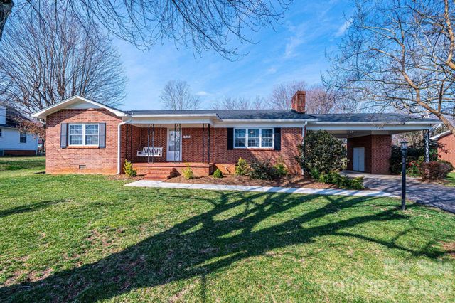 1425 5th Street NE, Hickory, NC 28601