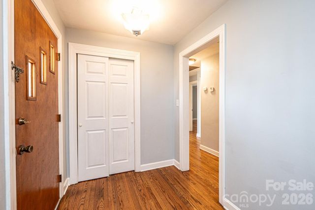1425 5th Street NE, Hickory, NC 28601