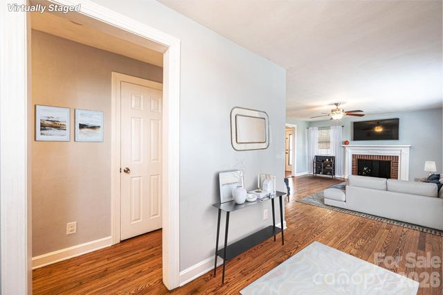 1425 5th Street NE, Hickory, NC 28601