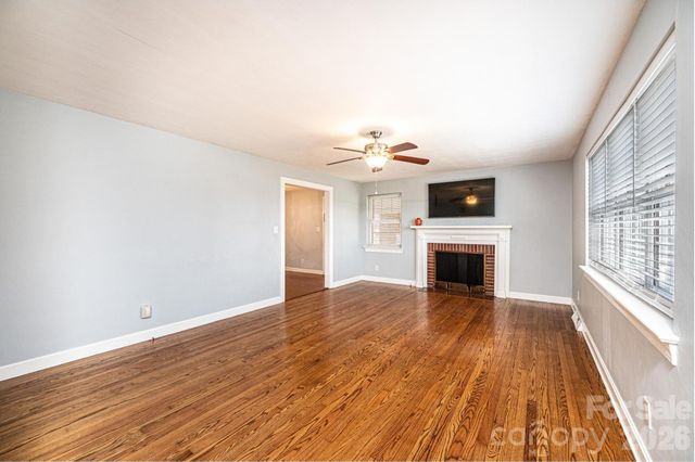 1425 5th Street NE, Hickory, NC 28601