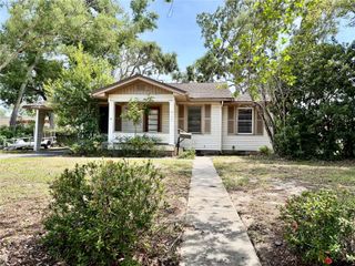 420 26TH AVENUE N, St Petersburg, FL 33704