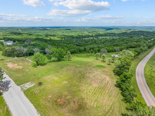 110 Stage Coach Road, Kirbyville, MO 65679