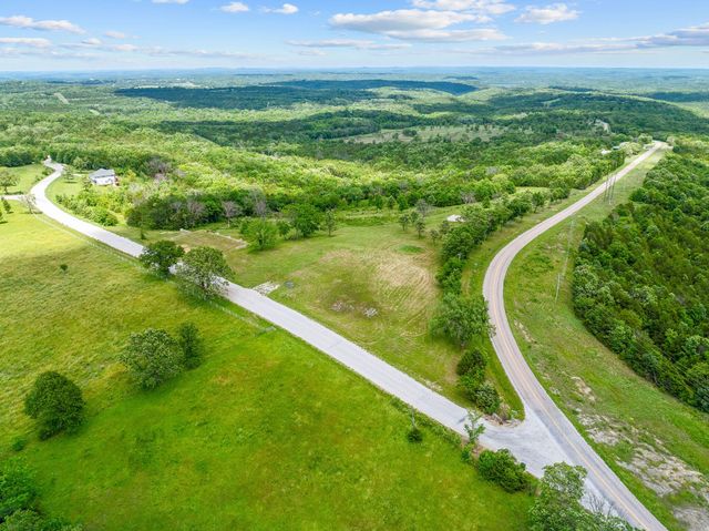 110 Stage Coach Road, Kirbyville, MO 65679