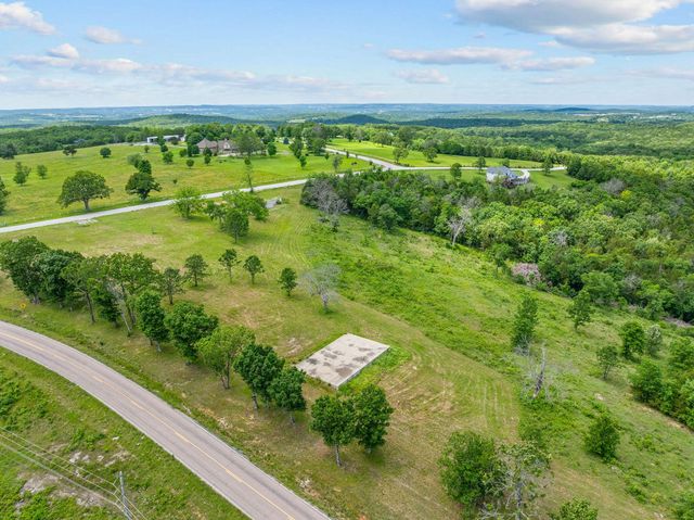 110 Stage Coach Road, Kirbyville, MO 65679