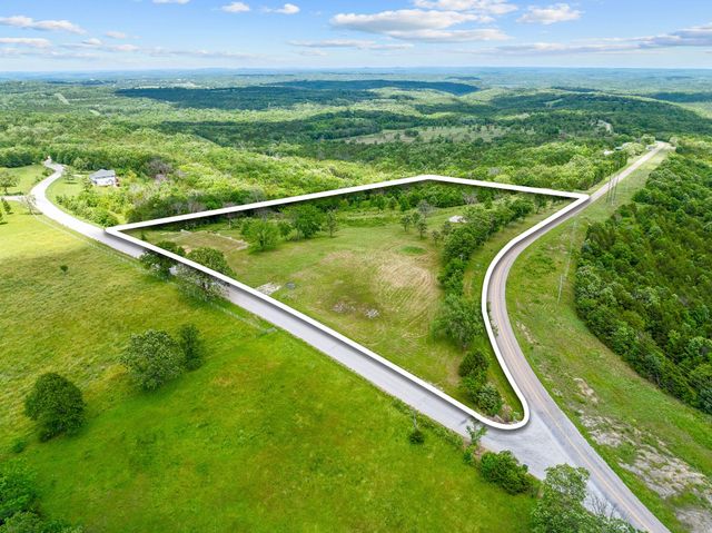 110 Stage Coach Road, Kirbyville, MO 65679