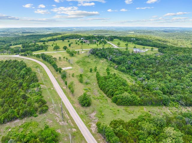 110 Stage Coach Road, Kirbyville, MO 65679