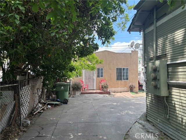 1026 E 23rd Street, Los Angeles, CA 90011