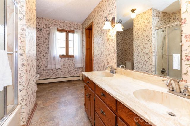 586 Justice Ridge Road, Candler, NC 28715