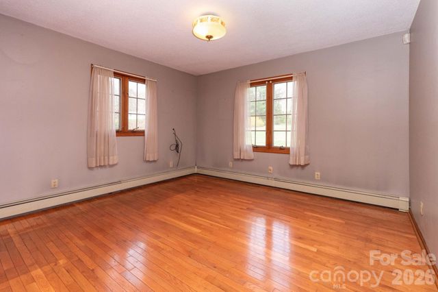 586 Justice Ridge Road, Candler, NC 28715