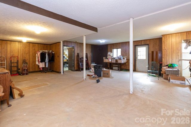 586 Justice Ridge Road, Candler, NC 28715