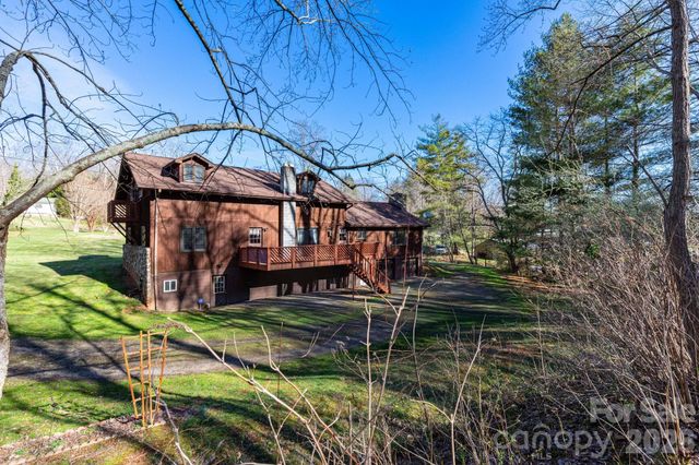 586 Justice Ridge Road, Candler, NC 28715