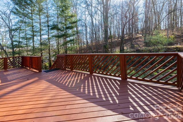 586 Justice Ridge Road, Candler, NC 28715