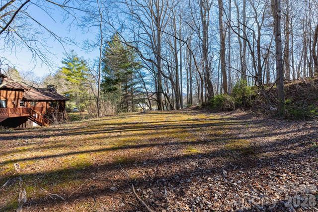 586 Justice Ridge Road, Candler, NC 28715