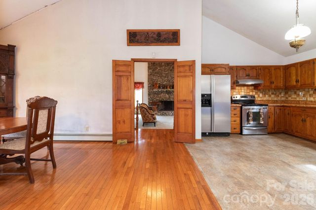 586 Justice Ridge Road, Candler, NC 28715