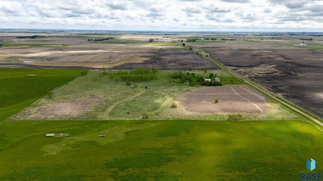 39240 210th St Street, Huron, SD 57350