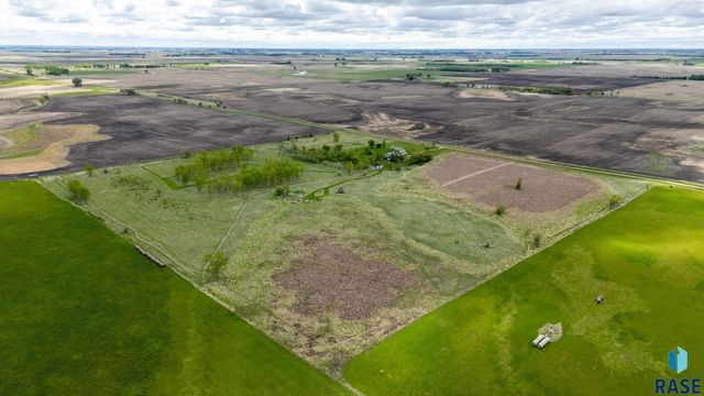 39240 210th St Street, Huron, SD 57350