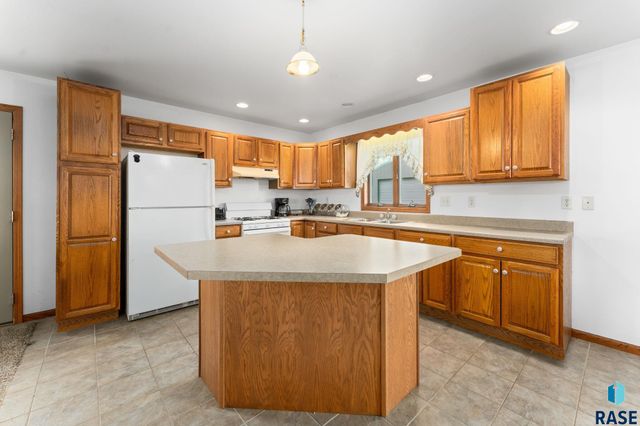 39240 210th St Street, Huron, SD 57350