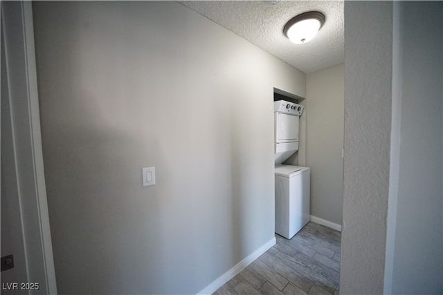 4896 Nara Vista Way 104, Las Vegas, NV 89103