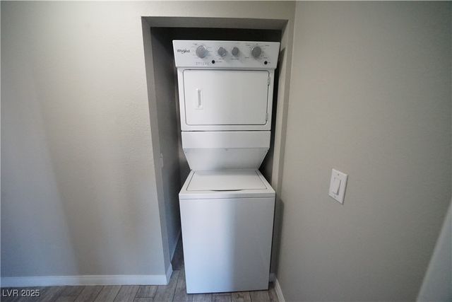 4896 Nara Vista Way 104, Las Vegas, NV 89103