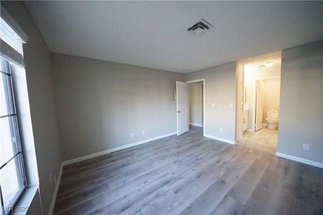 4896 Nara Vista Way 104, Las Vegas, NV 89103