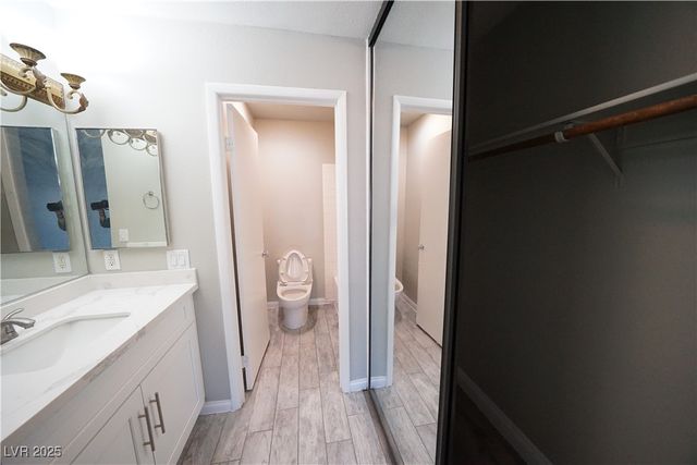 4896 Nara Vista Way 104, Las Vegas, NV 89103