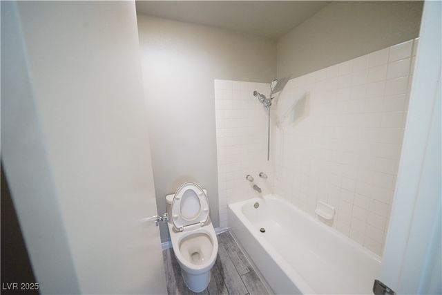 4896 Nara Vista Way 104, Las Vegas, NV 89103