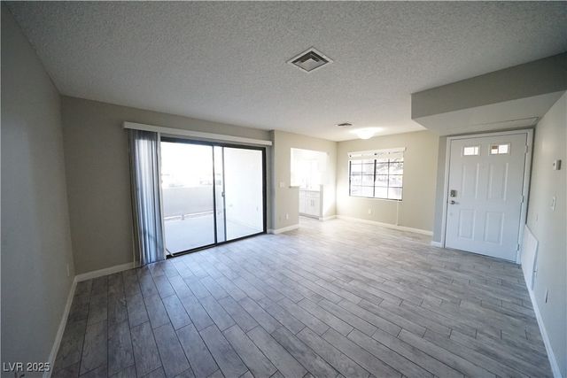 4896 Nara Vista Way 104, Las Vegas, NV 89103