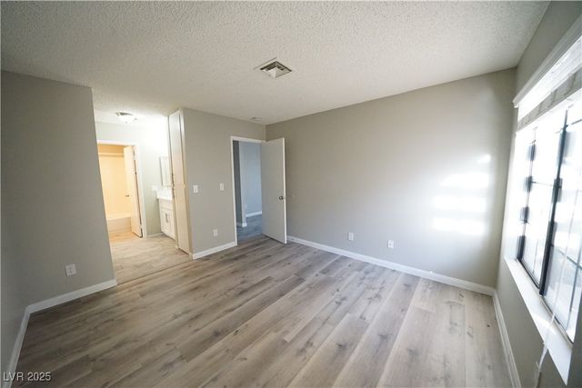 4896 Nara Vista Way 104, Las Vegas, NV 89103