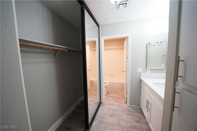 4896 Nara Vista Way 104, Las Vegas, NV 89103