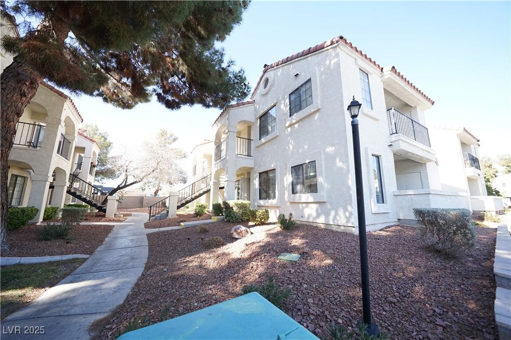4896 Nara Vista Way 104, Las Vegas, NV 89103