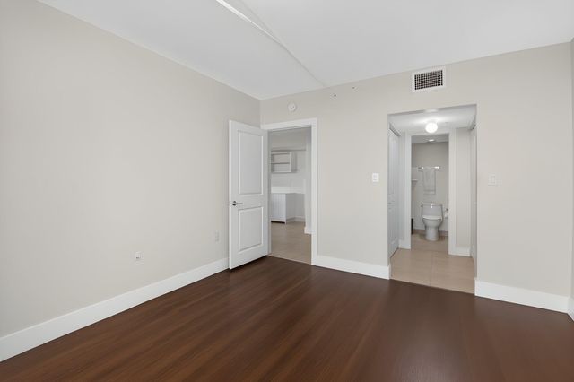 7786 Lakeside Boulevard 653, Boca Raton, FL 33434