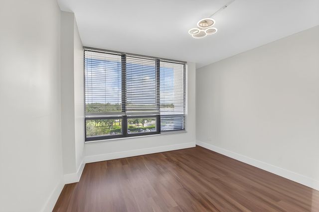 7786 Lakeside Boulevard 653, Boca Raton, FL 33434