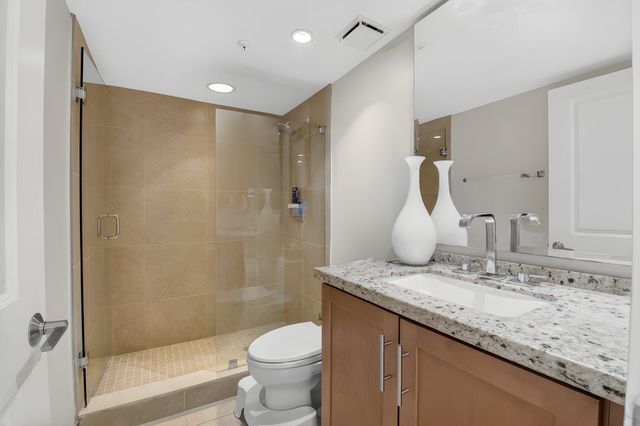 7786 Lakeside Boulevard 653, Boca Raton, FL 33434