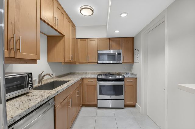7786 Lakeside Boulevard 653, Boca Raton, FL 33434