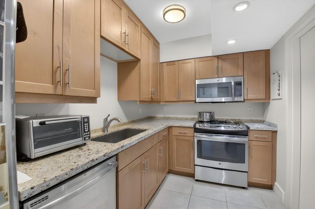 7786 Lakeside Boulevard 653, Boca Raton, FL 33434