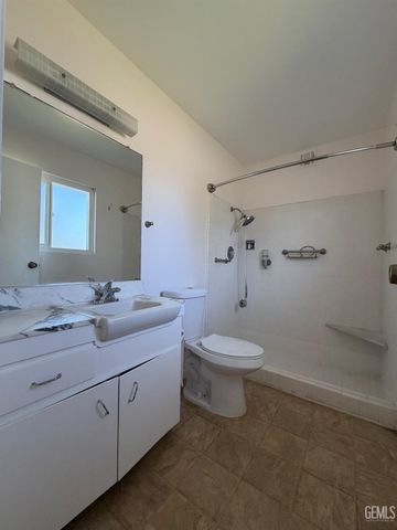 5616 Sundale Avenue, Bakersfield, CA 93309
