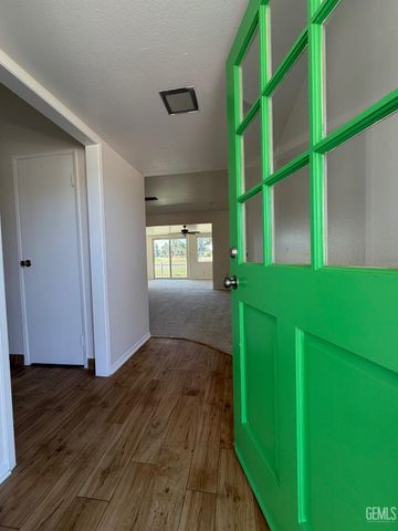 5616 Sundale Avenue, Bakersfield, CA 93309