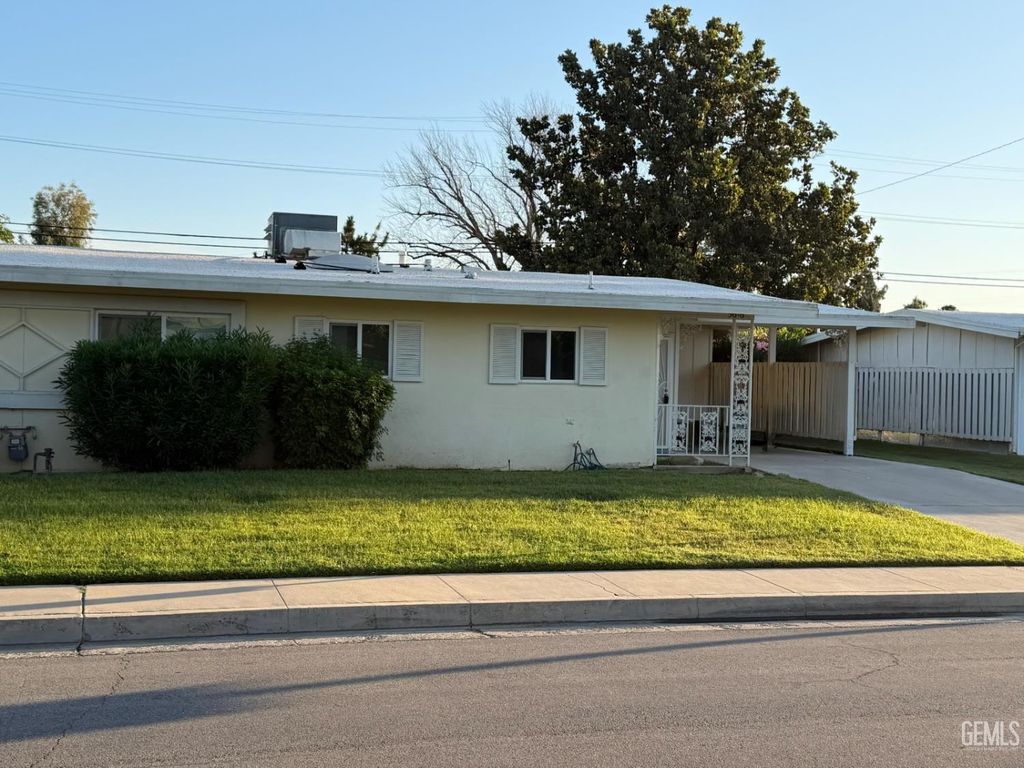 5616 Sundale Avenue, Bakersfield, CA 93309