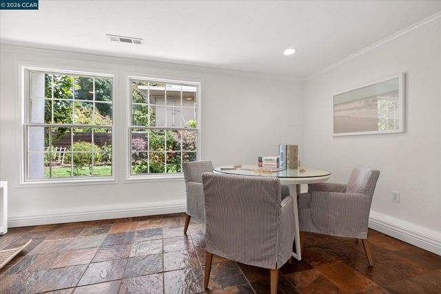 21 Camino Del Diablo, Orinda, CA 94563