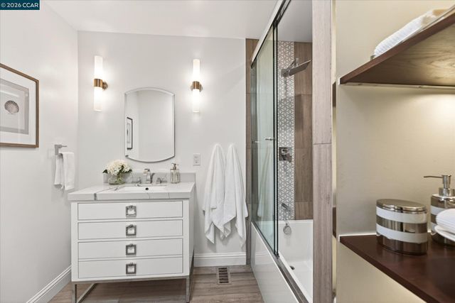 21 Camino Del Diablo, Orinda, CA 94563