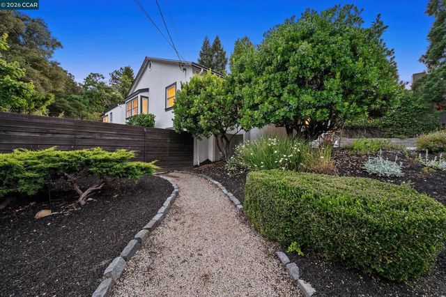 21 Camino Del Diablo, Orinda, CA 94563