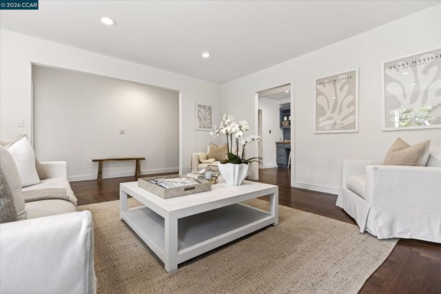 21 Camino Del Diablo, Orinda, CA 94563
