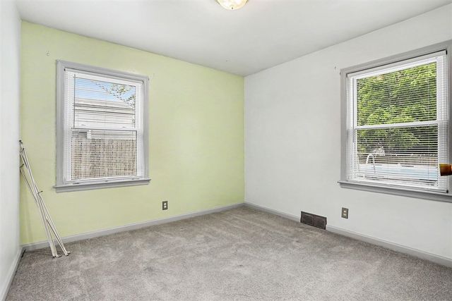 1231 Bronx Avenue, Kalamazoo, MI 49048