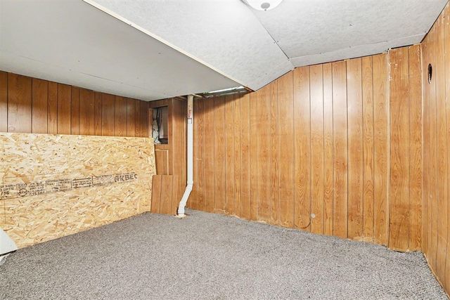 1231 Bronx Avenue, Kalamazoo, MI 49048