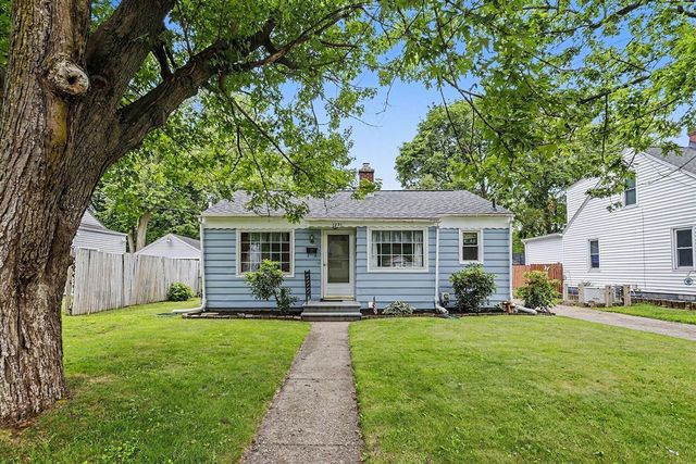 1231 Bronx Avenue, Kalamazoo, MI 49048