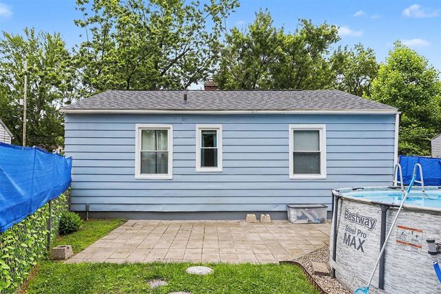 1231 Bronx Avenue, Kalamazoo, MI 49048
